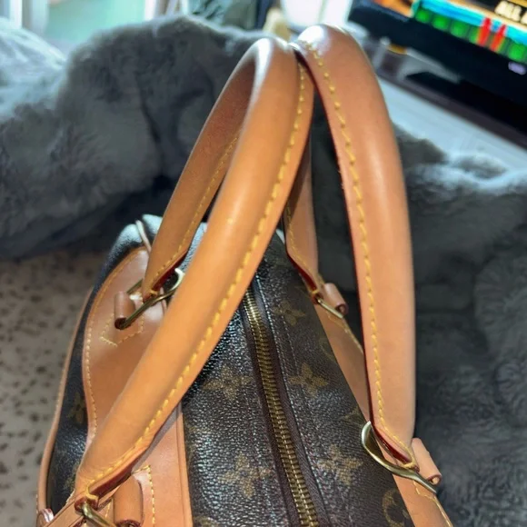 Louis Vuitton Monogram Deauville bag - Picture 5 of 13